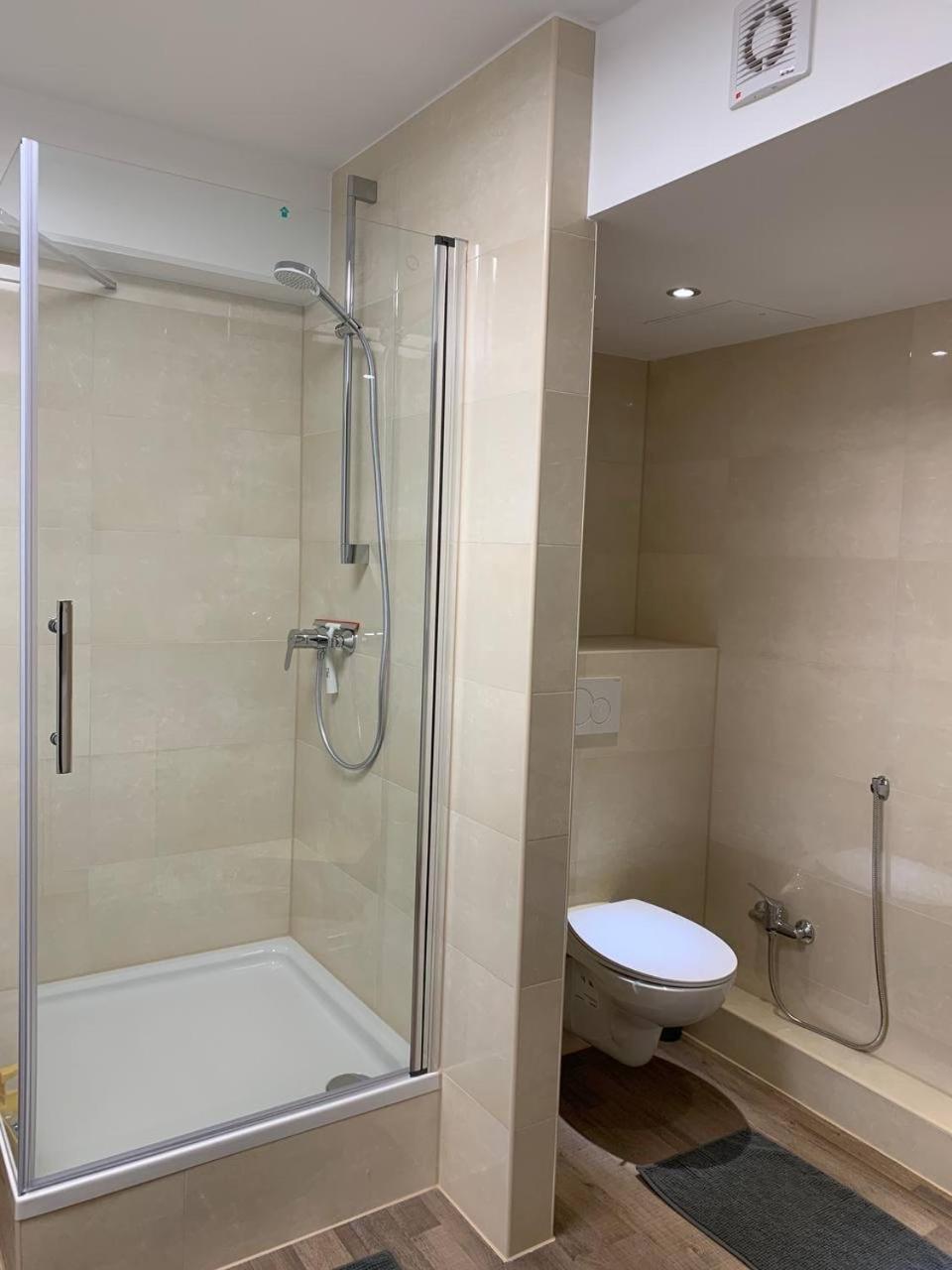 Central Private Rooms In Popular Neighborhood! Köln Ngoại thất bức ảnh