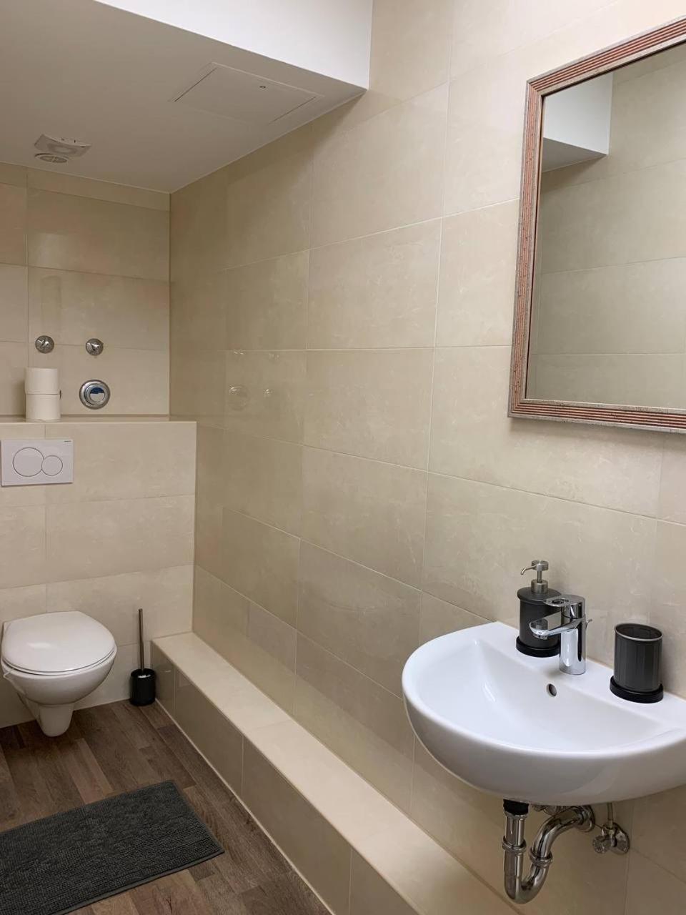 Central Private Rooms In Popular Neighborhood! Köln Ngoại thất bức ảnh